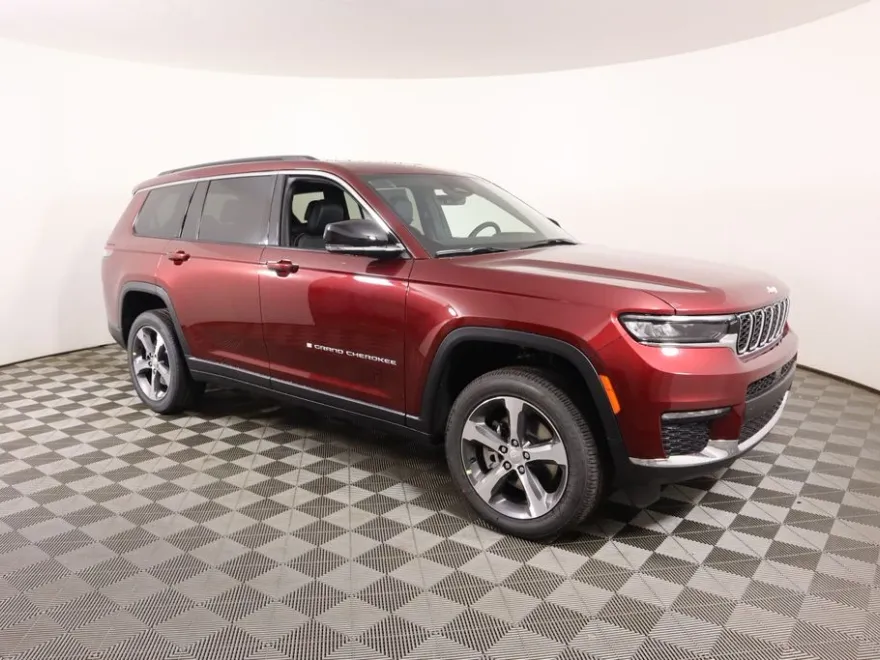2025 Jeep Grand Cherokee Limited photo 1