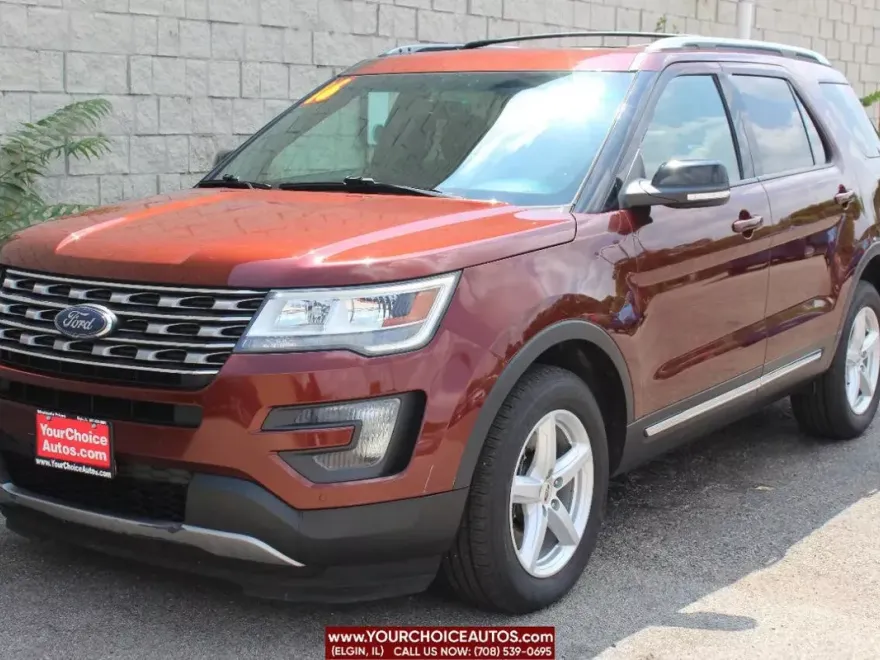 2016 Ford Explorer XLT photo 1