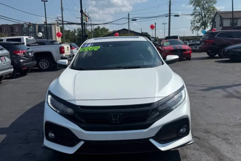2018 Honda Civic Sport Touring photo 1
