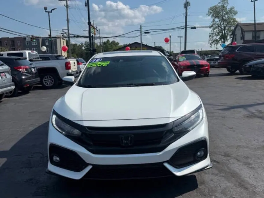 2018 Honda Civic Sport Touring photo 1