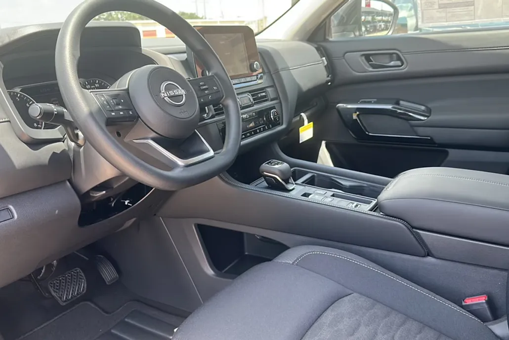 2025 Nissan Pathfinder S photo 1