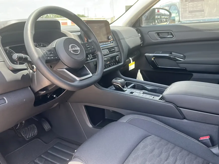2025 Nissan Pathfinder S photo 1