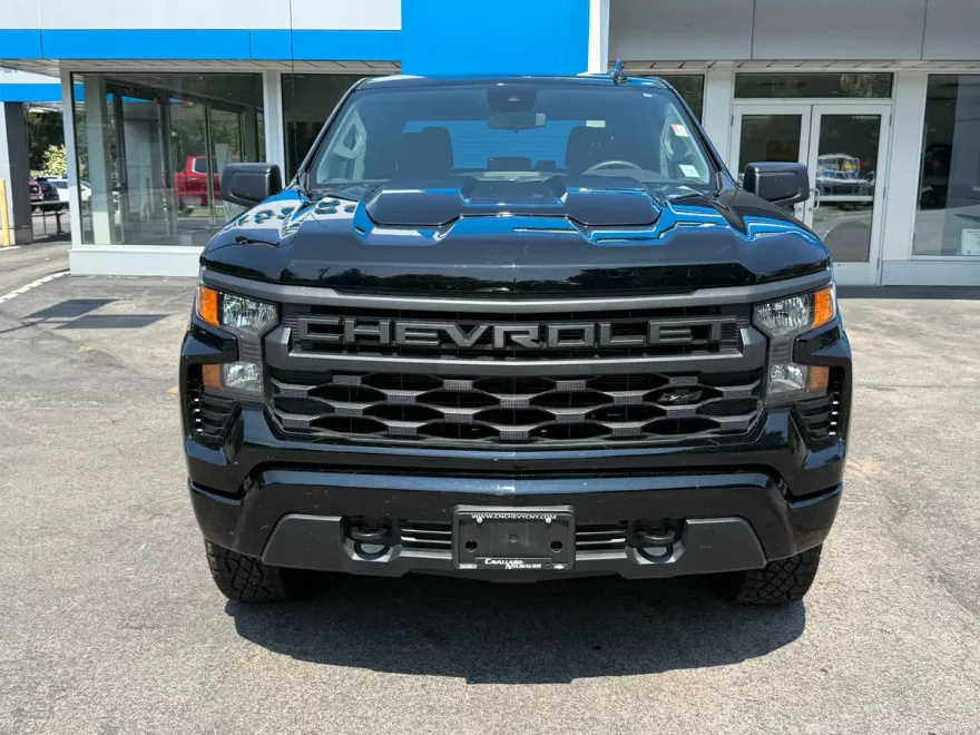 2025 Chevrolet Silverado 1500 Custom Trail Boss photo 1