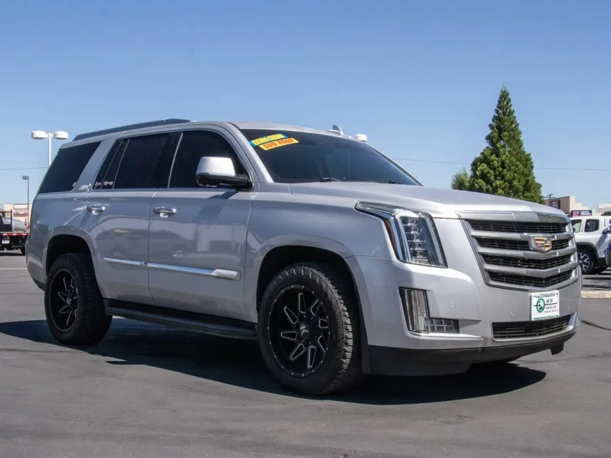 2015 Cadillac Escalade Luxury photo 1