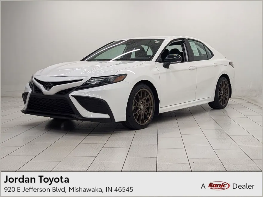 2023 Toyota Camry SE photo 1