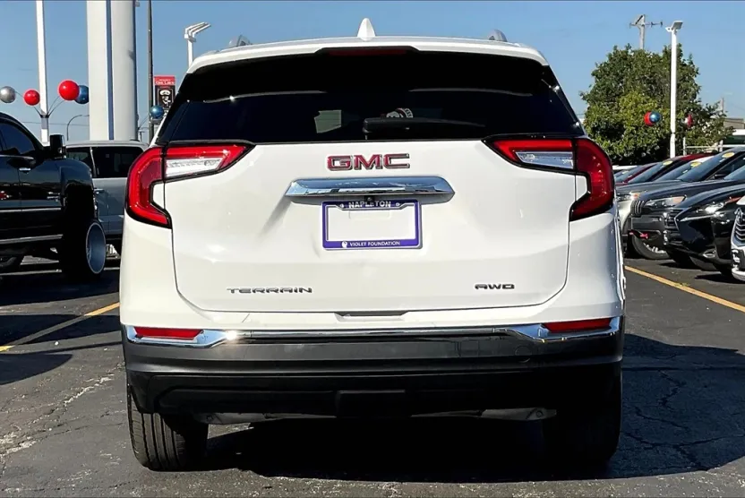 2024 Gmc Terrain SLT photo 1
