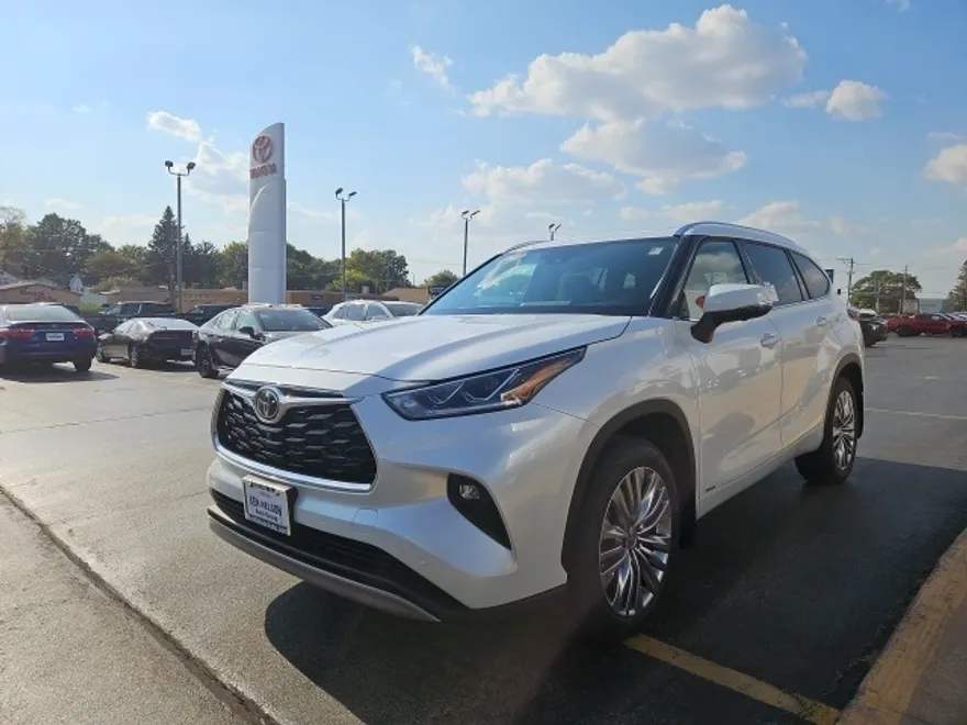 2025 Toyota Highlander Hybrid Platinum photo 1