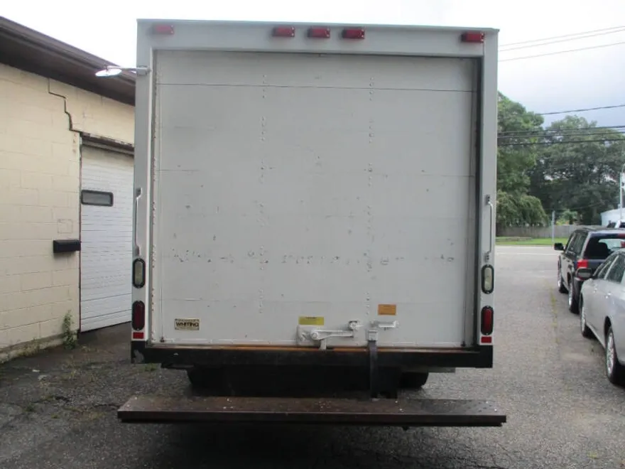 2016 Ford E-350 photo 1