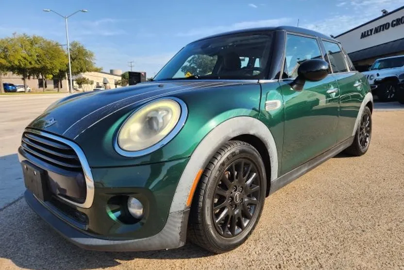 2017 Mini Cooper 4 Door Hardtop photo 1