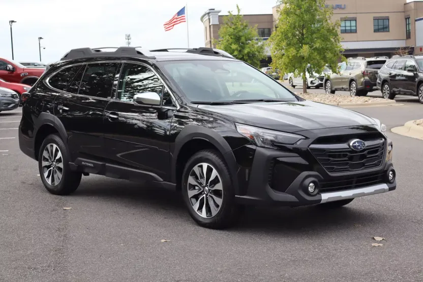 2025 Subaru Outback Touring XT photo 1