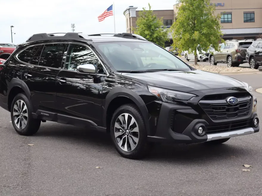 2025 Subaru Outback Touring XT photo 1
