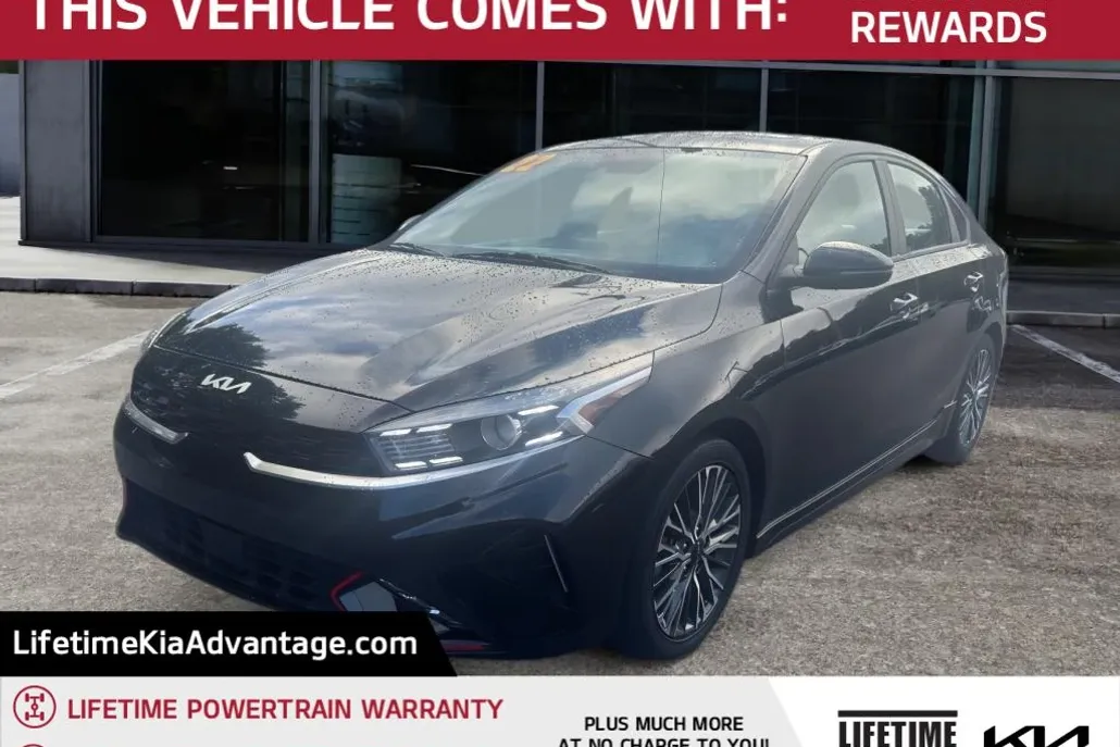 2022 Kia Forte GT-Line photo 1