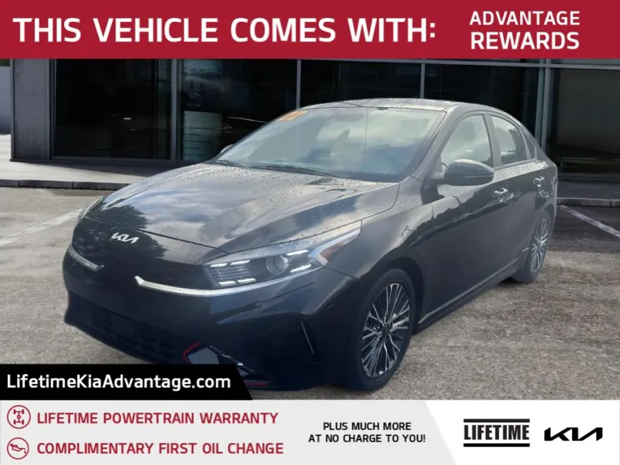 2022 Kia Forte GT-Line photo 1