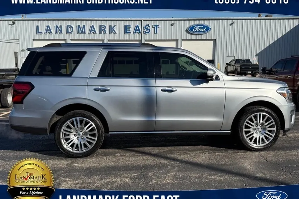 2022 Ford Expedition Limited photo 1