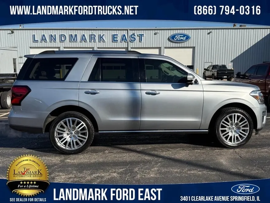 2022 Ford Expedition Limited photo 1