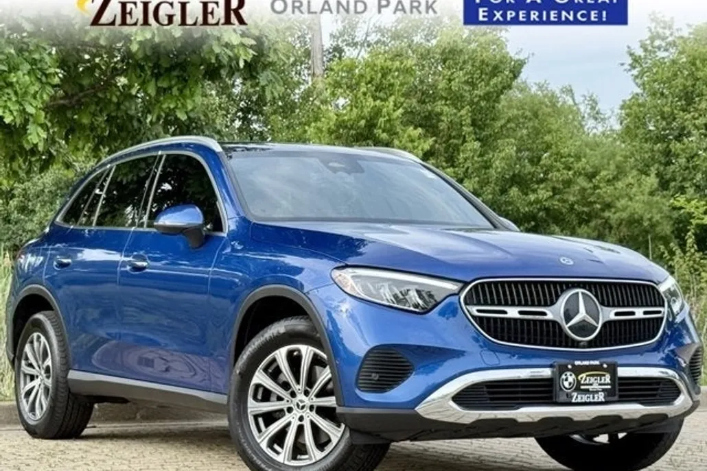 2023 Mercedes Benz GLC 300 4MATIC photo 1