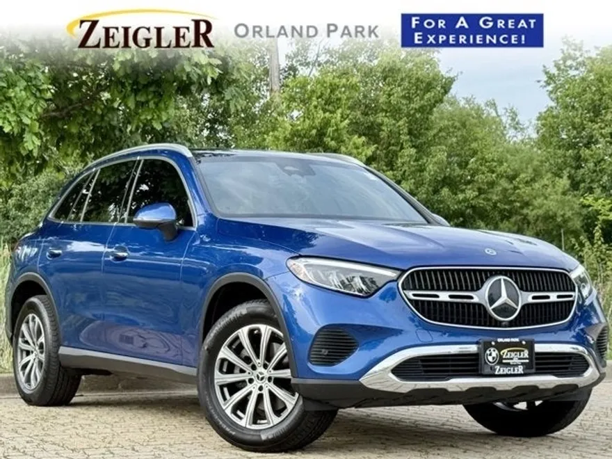 2023 Mercedes Benz GLC 300 4MATIC photo 1