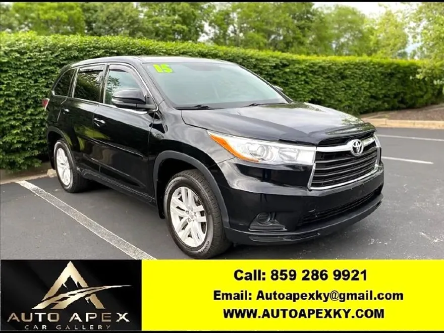 2015 Toyota Highlander LE photo 1