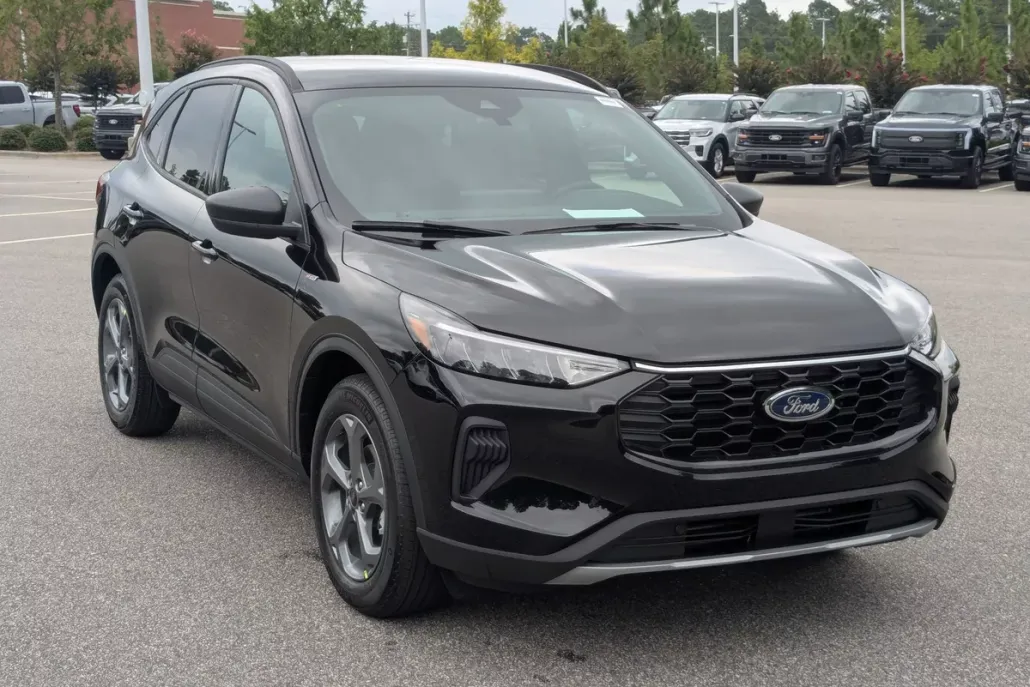 2025 Ford Escape ST-Line photo 1