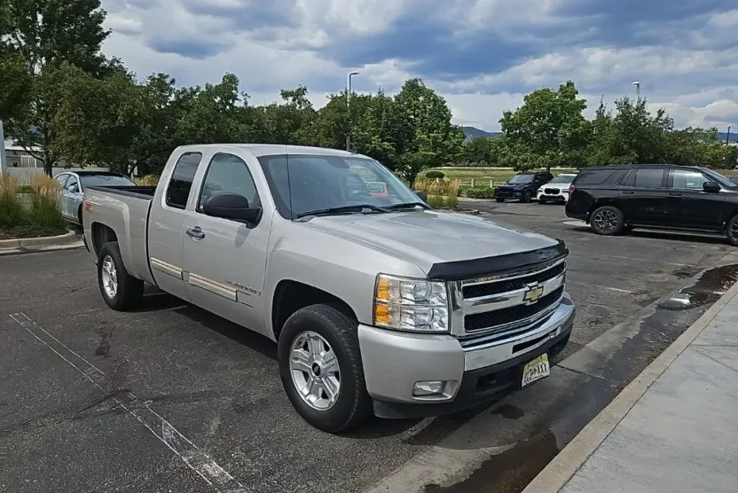 2009 Chevrolet Silverado 1500 LT photo 1
