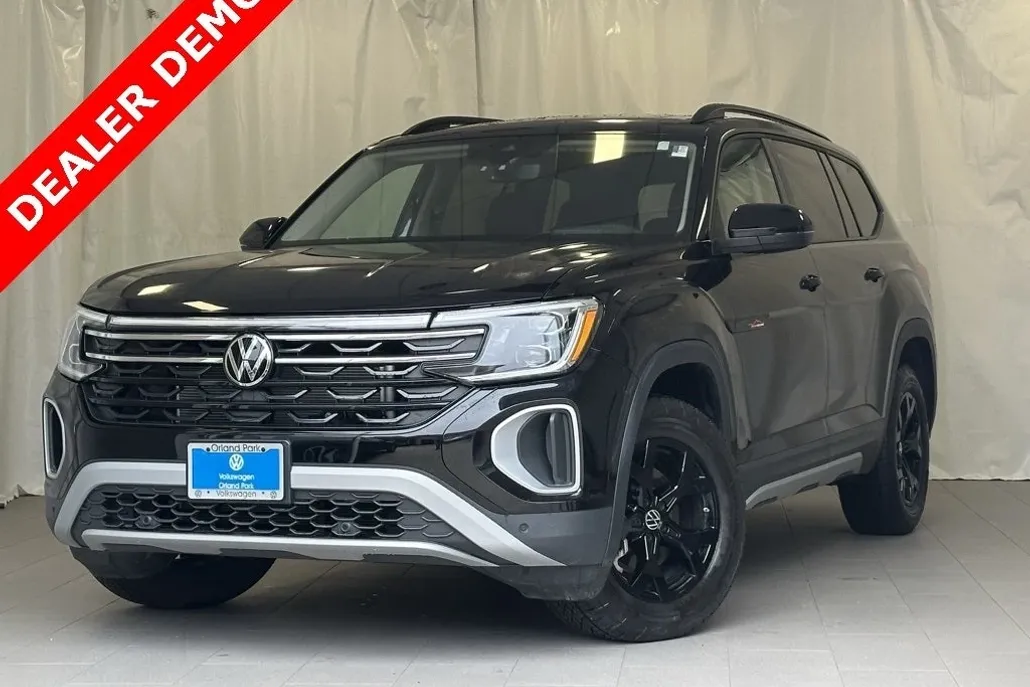 2024 Volkswagen Atlas Peak Edition SEL photo 1