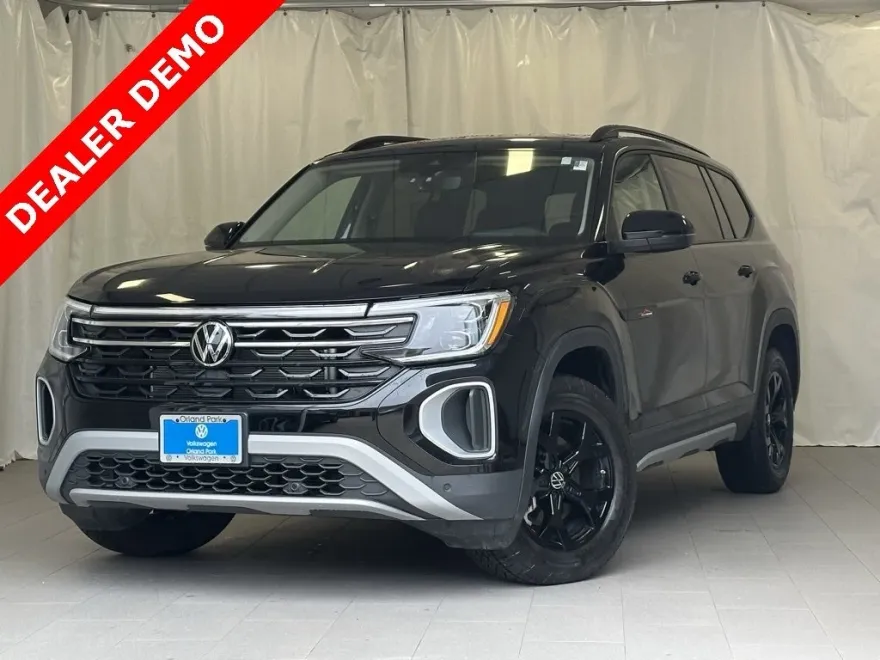 2024 Volkswagen Atlas Peak Edition SEL photo 1