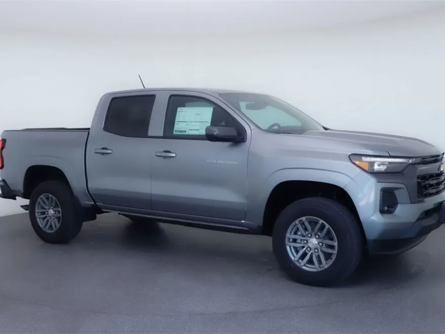 2026 Chevrolet Colorado LT photo 1