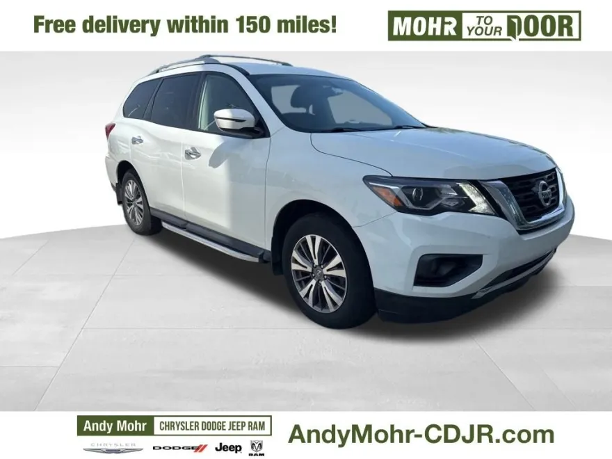2020 Nissan Pathfinder SV photo 1