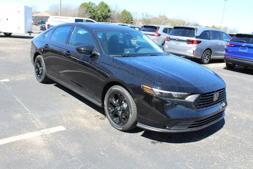2025 Honda Accord SE photo 1