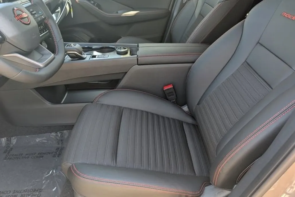 2026 Nissan Rogue SV photo 1