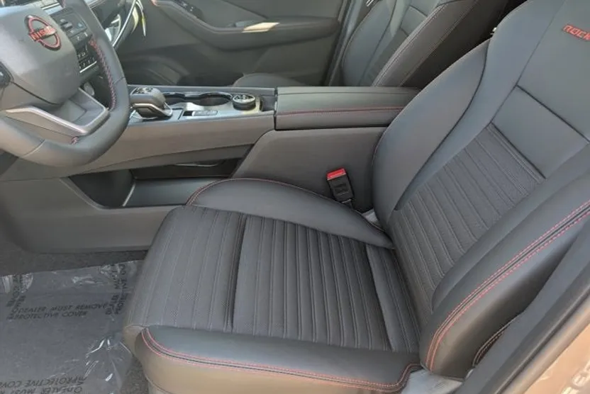 2026 Nissan Rogue SV photo 1