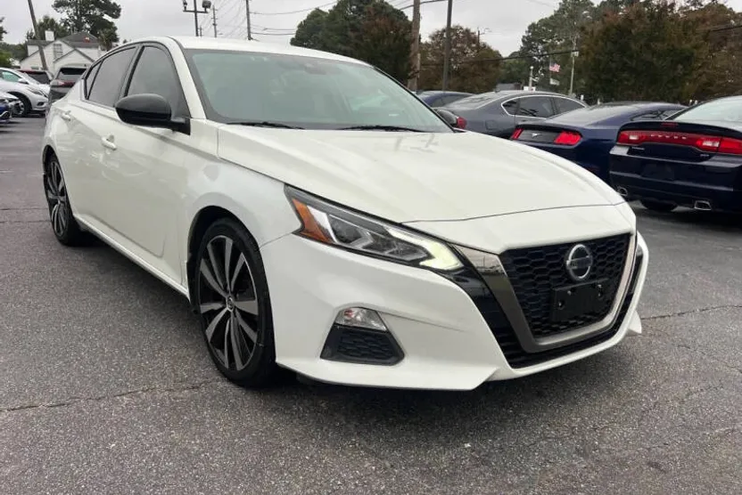 2020 Nissan Altima 2.5 SR photo 1