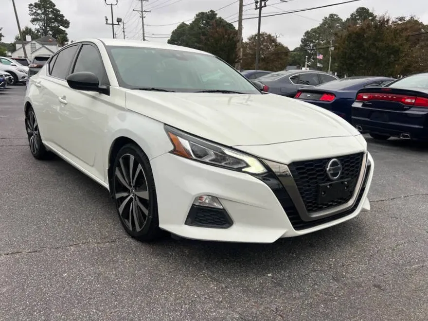 2020 Nissan Altima 2.5 SR photo 1