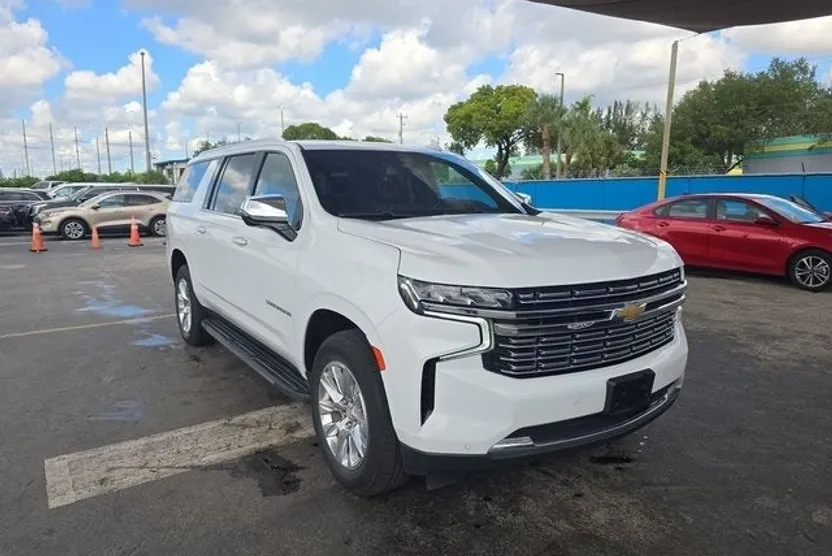 2023 Chevrolet Suburban Premier photo 1
