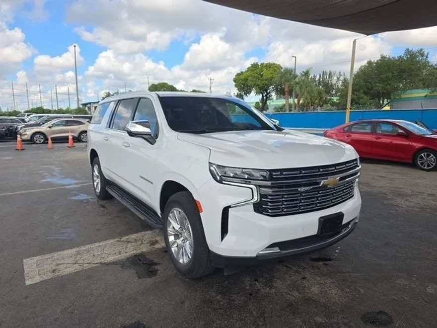 2023 Chevrolet Suburban Premier photo 1