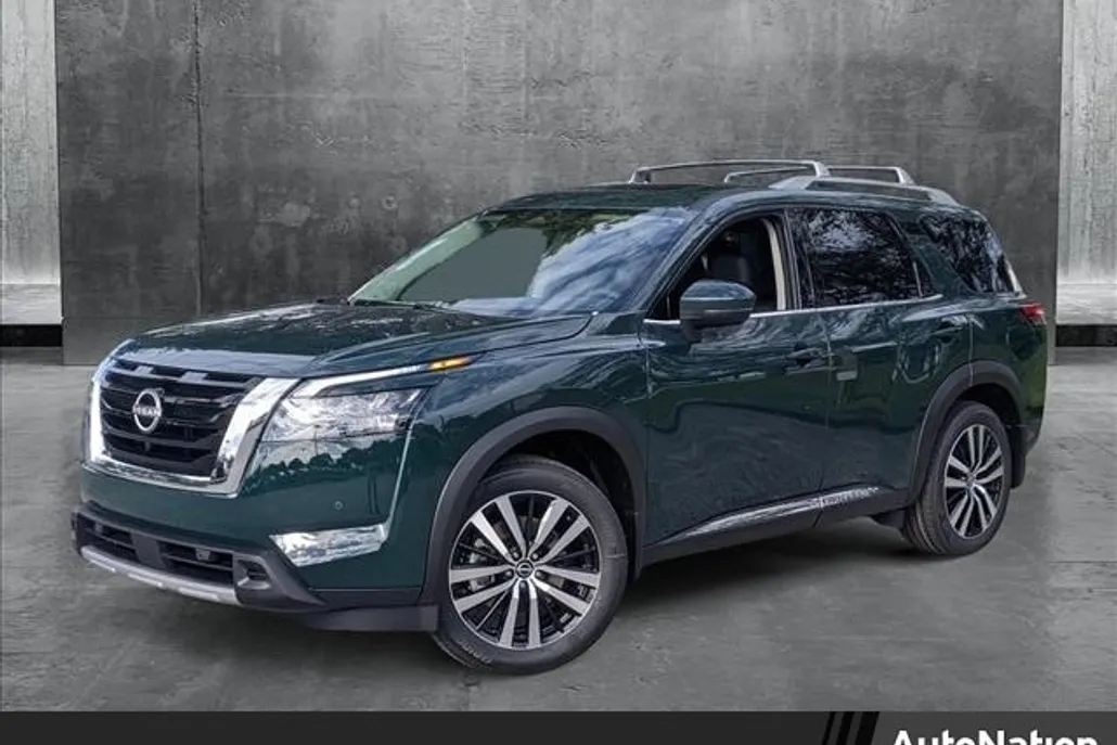 2025 Nissan Pathfinder Platinum photo 1