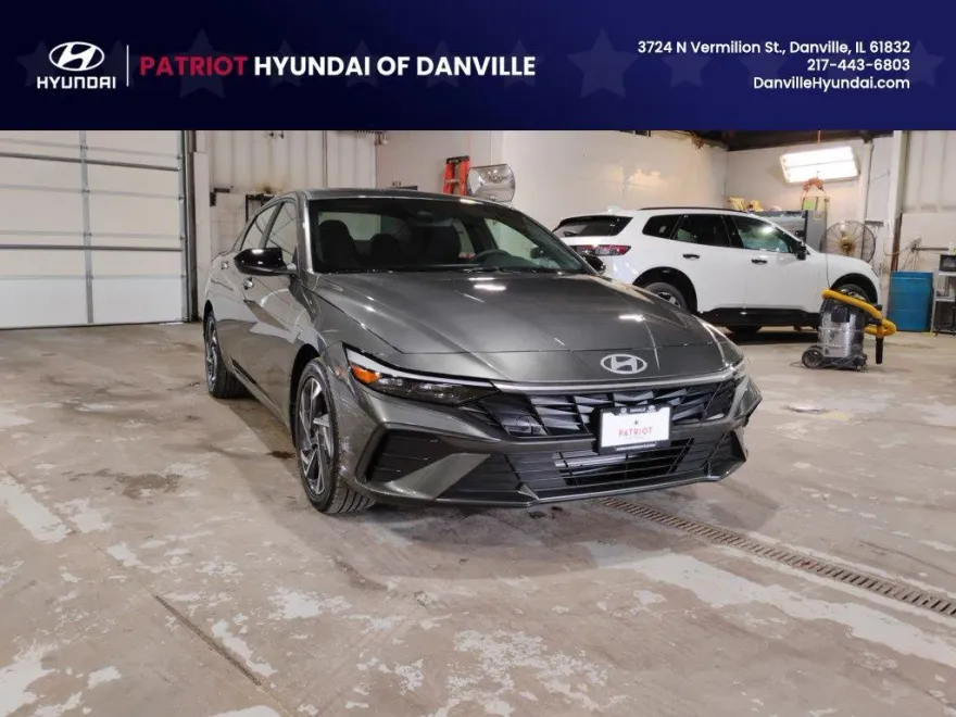 2025 Hyundai Elantra SEL Sport photo 1