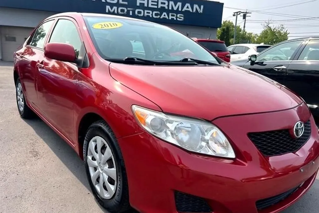 2010 Toyota Corolla photo 1