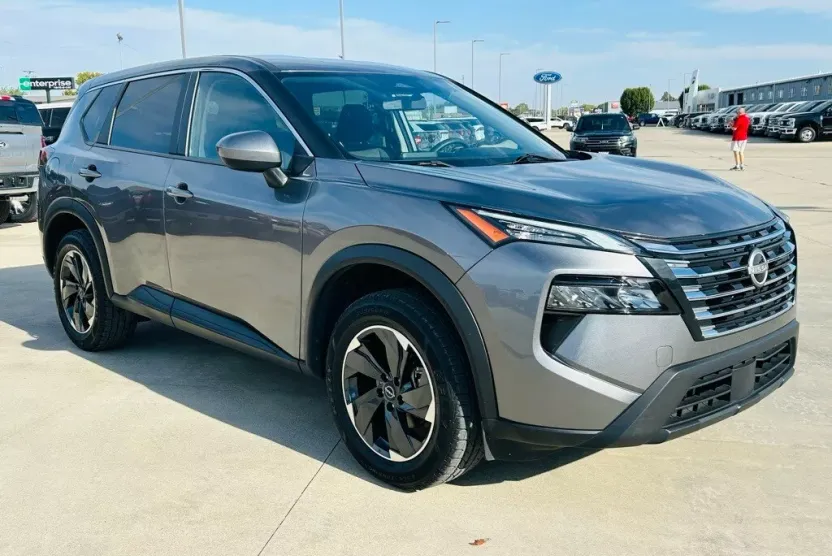 2024 Nissan Rogue SV photo 1