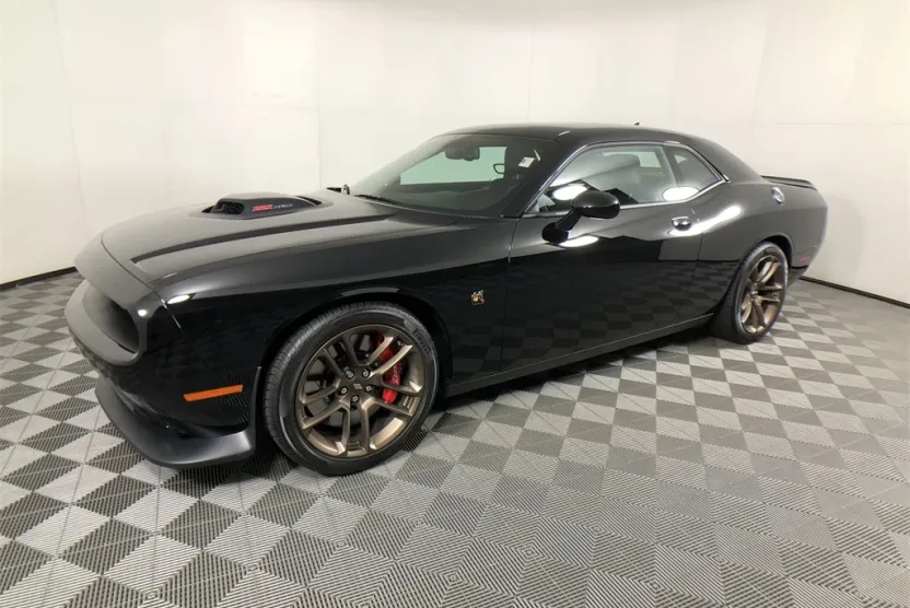 2023 Dodge Challenger R/T Scat Pack photo 1