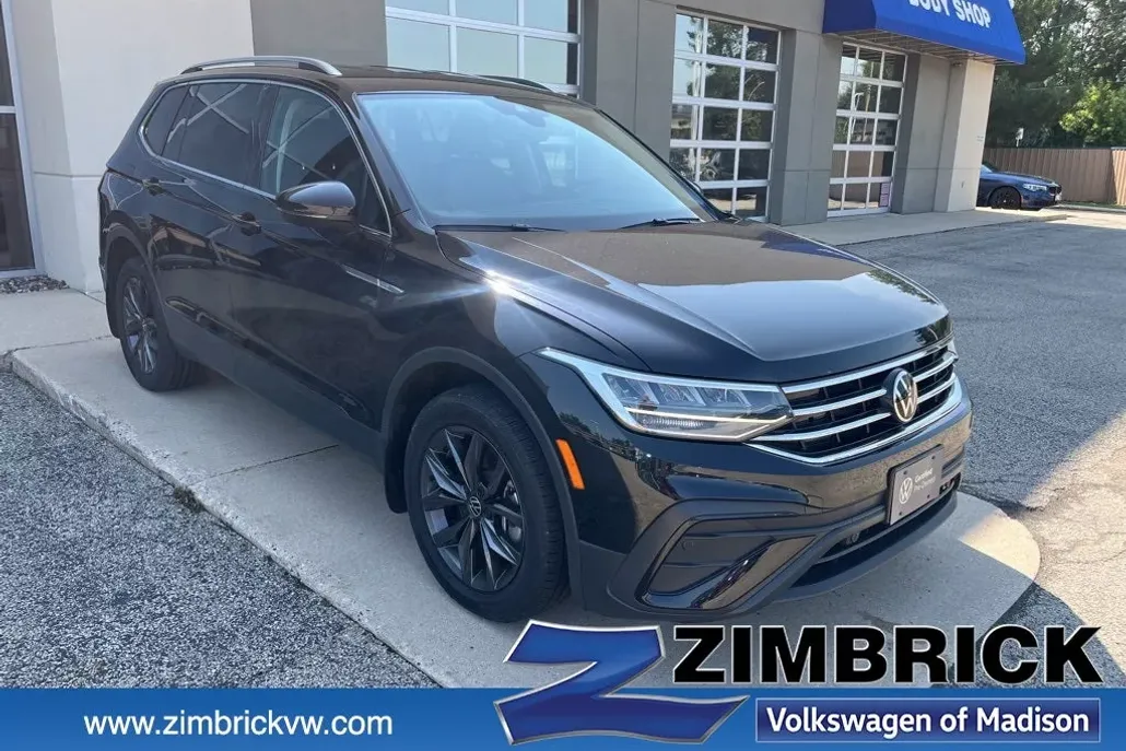 2023 Volkswagen Tiguan SE photo 1