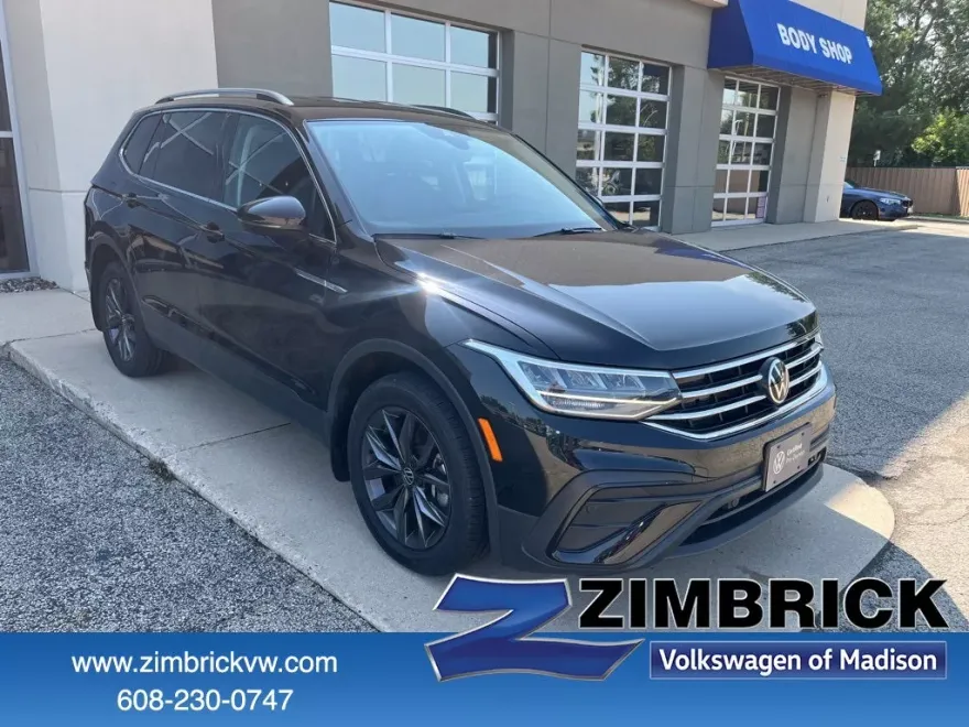 2023 Volkswagen Tiguan SE photo 1