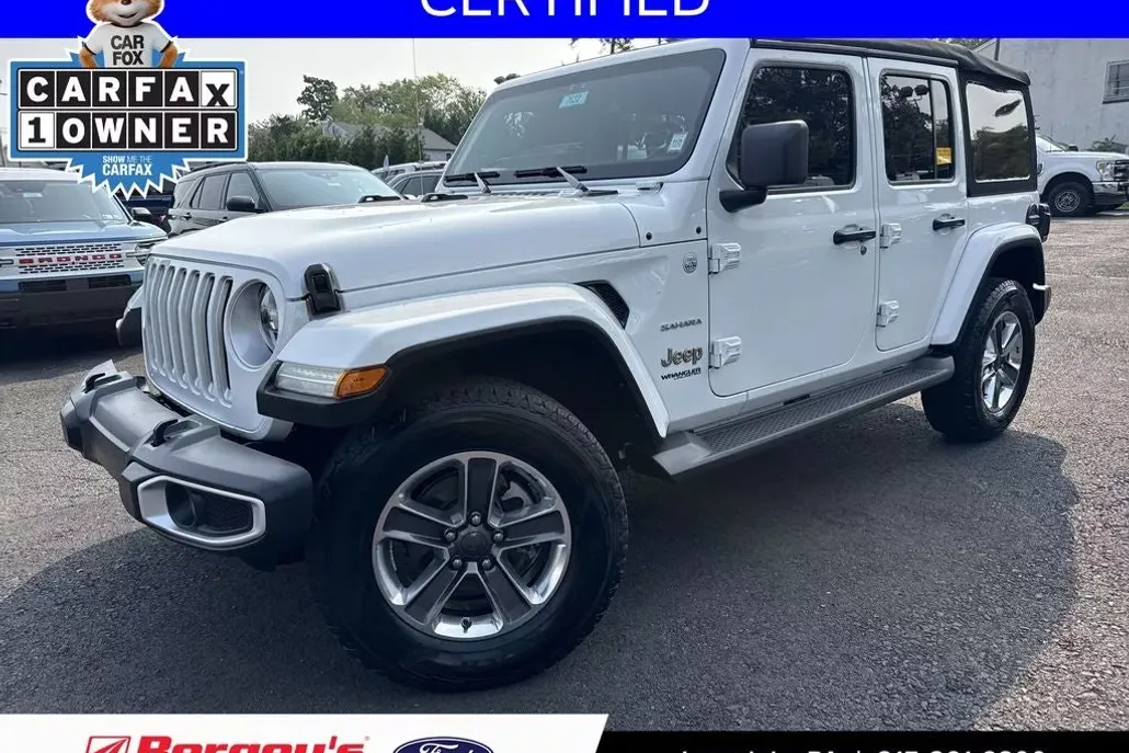 2022 Jeep Wrangler Unlimited Sahara photo 1