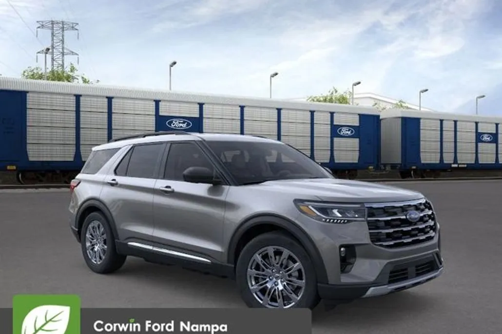 2025 Ford Explorer photo 1