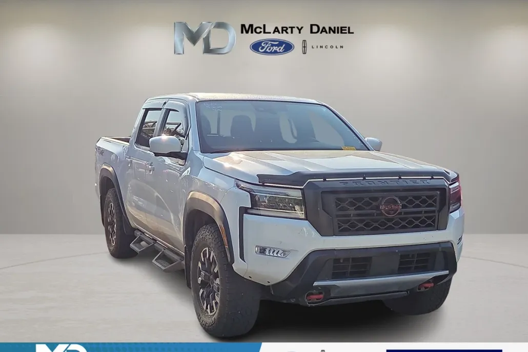 2023 Nissan Frontier PRO-4X photo 1