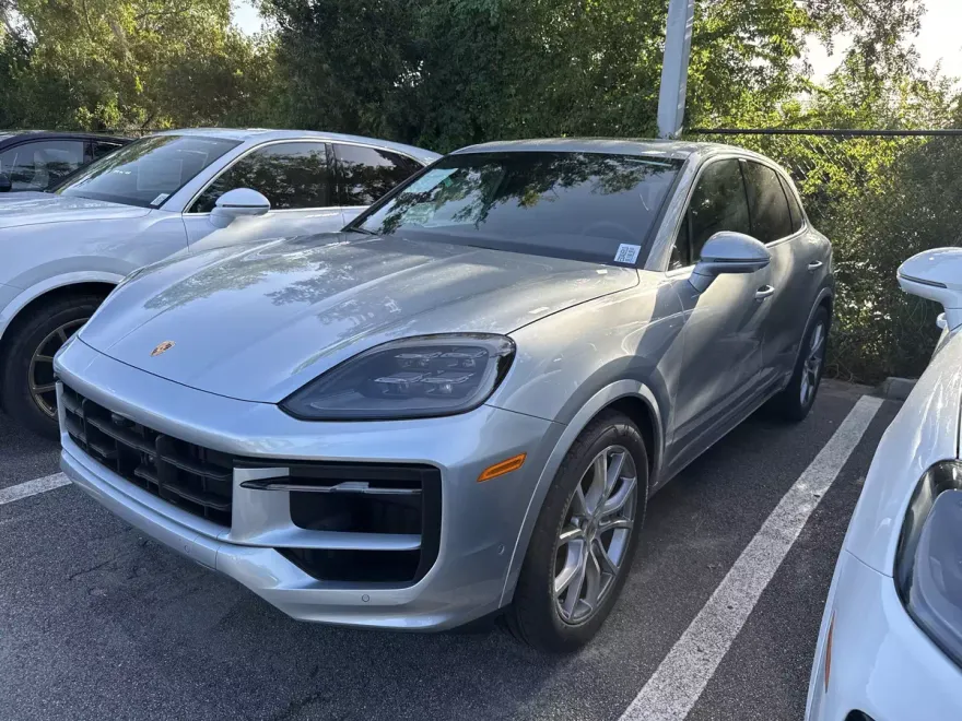 2025 Porsche Cayenne photo 1