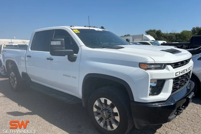 2022 Chevrolet Silverado 2500HD Custom photo 1
