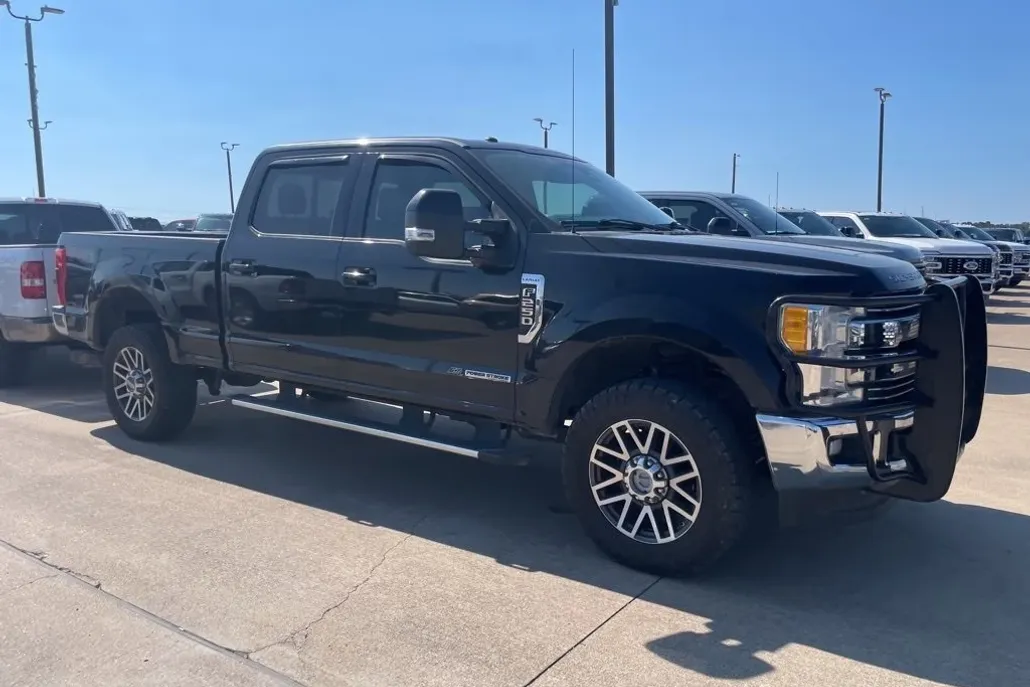 2017 Ford F-250 photo 1