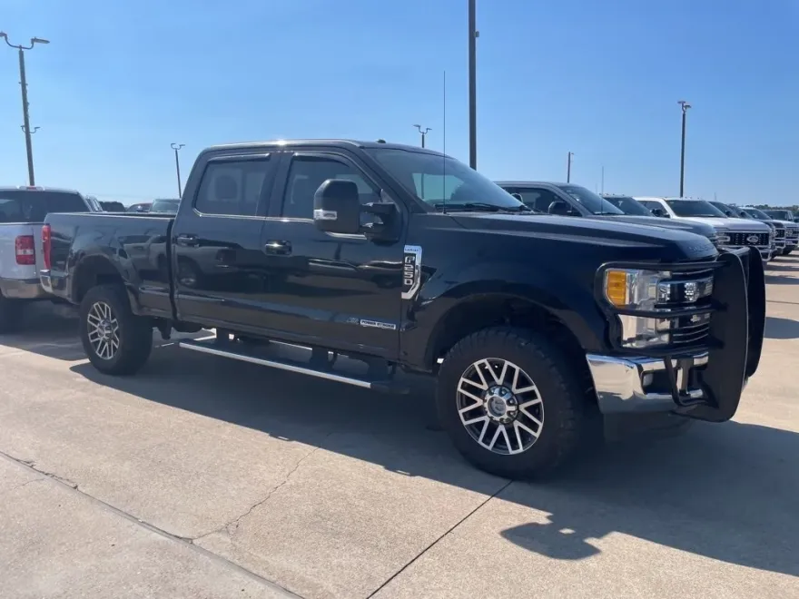 2017 Ford F-250 photo 1