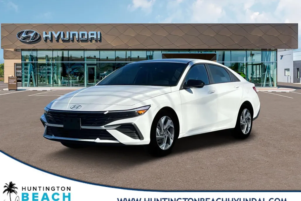 2025 Hyundai Elantra SEL Sport photo 1